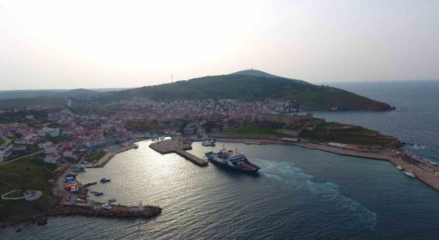 Bozcaadaya o araçların geçişleri yasaklandı