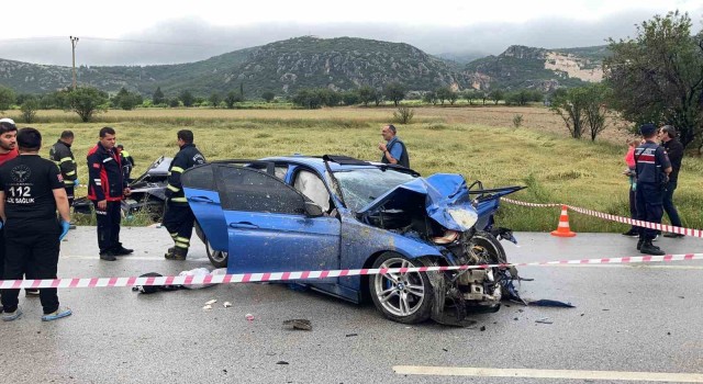 Burdurda feci kaza: 5 ölü, 2si ağır 5 yaralı