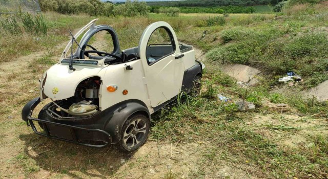 Bursada elektrikli bisiklet su kanalına uçtu: 3 yaralı