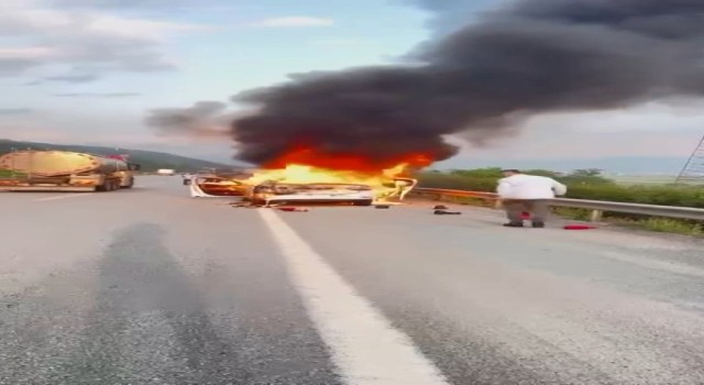 Bursada seyir halindeki tır ve otomobil alev topuna döndü