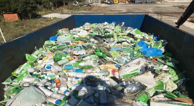 Çanakkalede 23 bin kilogram boş zirai ilaç ambalaj atığı bertaraf edildi