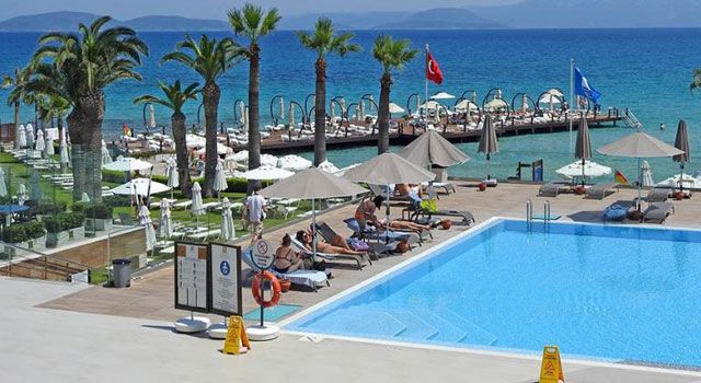 Çeşmeli turizmciler, bayrama hazır