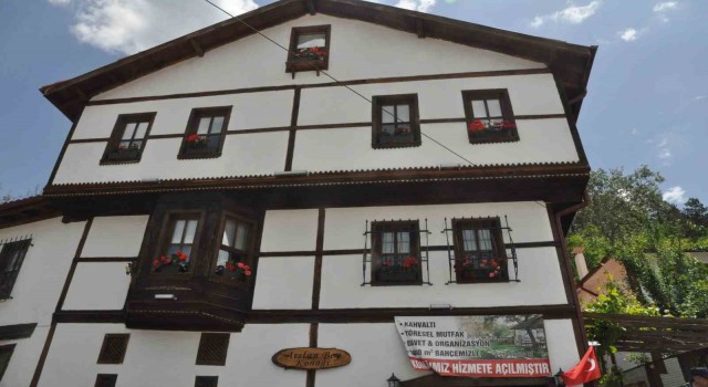 Çiftler bu tarihi konakta mutluluğa evet diyecek