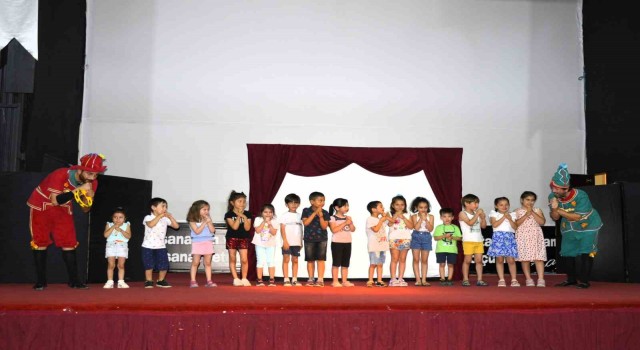 Çineli minikler Hacivat ve Karagöz ile eğlendi