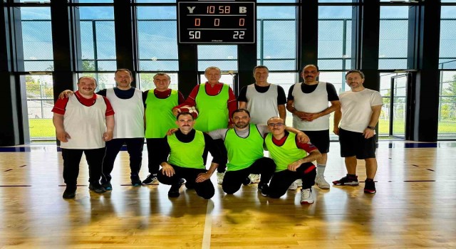 Cumhurbaşkanı Erdoğan, ekibiyle basketbol maçı yaptı