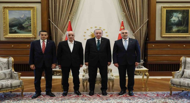 Cumhurbaşkanı Erdoğan, Bakan Işıkhan ile TİSK Başkanı Akkol ve Türk-İş Başkanı Atalayı kabul etti