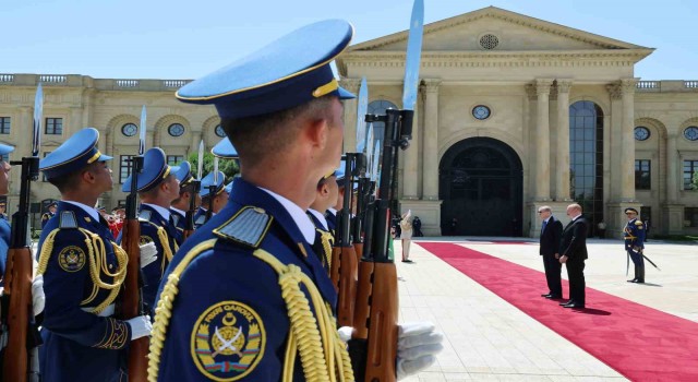 Cumhurbaşkanı Erdoğan, Baküde resmi törenle karşılandı