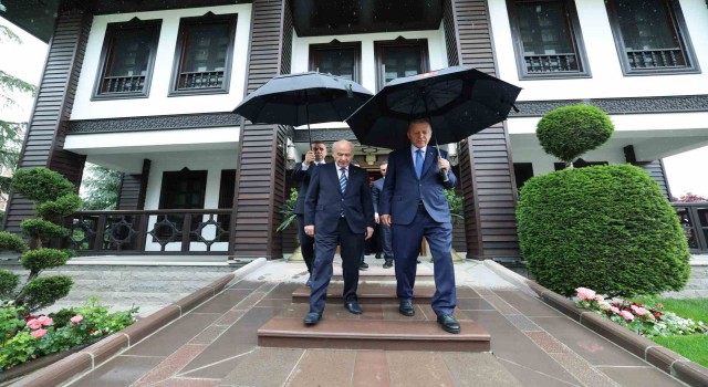 Cumhurbaşkanı Erdoğan, MHP Lideri Bahçeliyi konutunda ziyaret etti