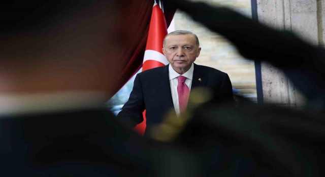Cumhurbaşkanı Erdoğan, yemin töreninin ardından Anıtkabiri ziyaret etti
