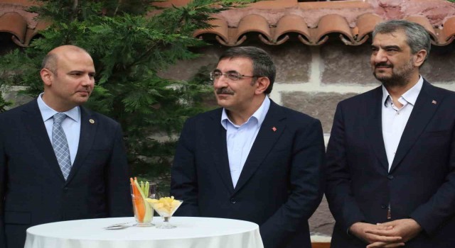 Cumhurbaşkanı Yardımcısı Yılmazdan asgari ücret açıklaması