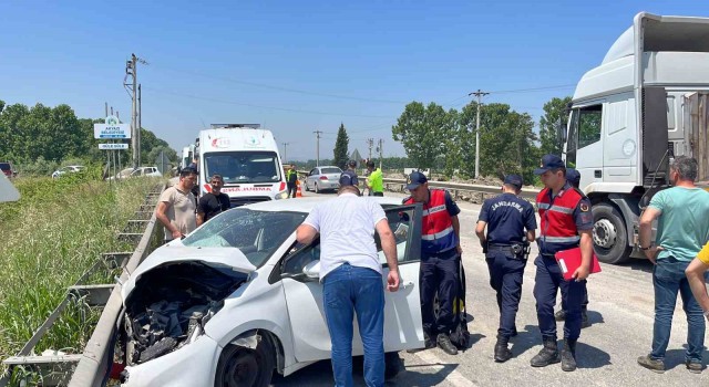 D100de kaza, trafik çift yönlü durdu: 10 yaralı