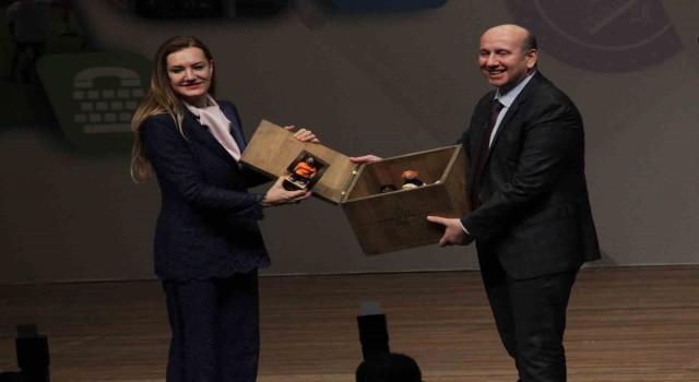 DEÜden Engelsiz Üniversite Ödülleri töreni