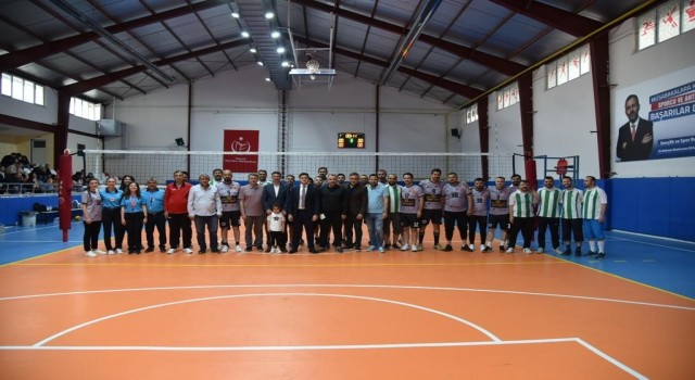 Develide voleybol coşkusu