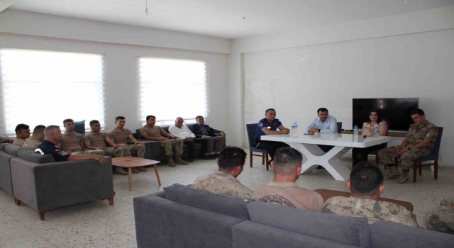 Dicle Kaymakamı Yurdagülden bayramda şehit kabirleri ve şehit ailelerine ziyaret