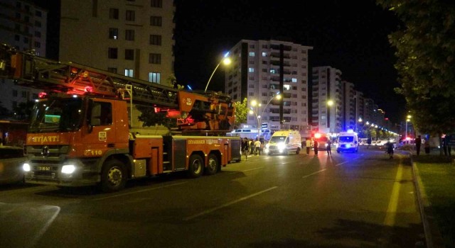 Diyarbakırda 2 otomobil markete daldı: 1 ölü, 5 yaralı
