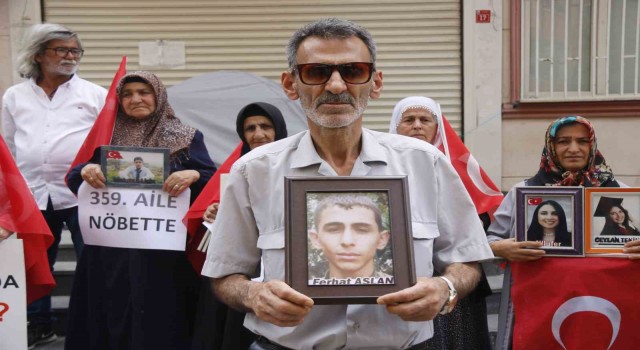 Diyarbakır'da 359'uncu aile oturma eylemine katıldı
