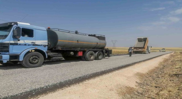Diyarbakırda kırsal mahalle yollarında çalışmalar devam ediyor
