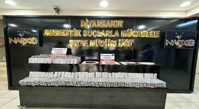 Diyarbakırda ticari takside binlerce hap ele geçirildi: 1 kişi tutuklandı