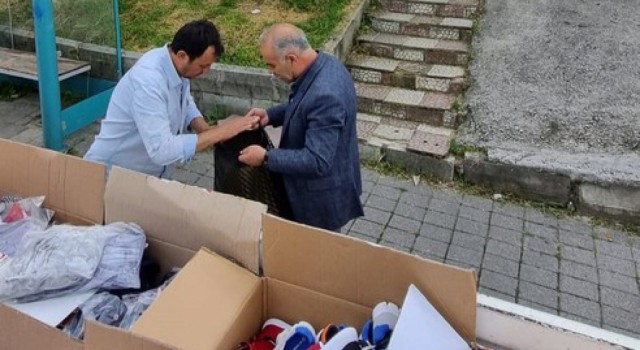 DPÜ Giysibanktan bayram öncesi ihtiyaç sahibi öğrencilere kıyafet ve eşya desteği