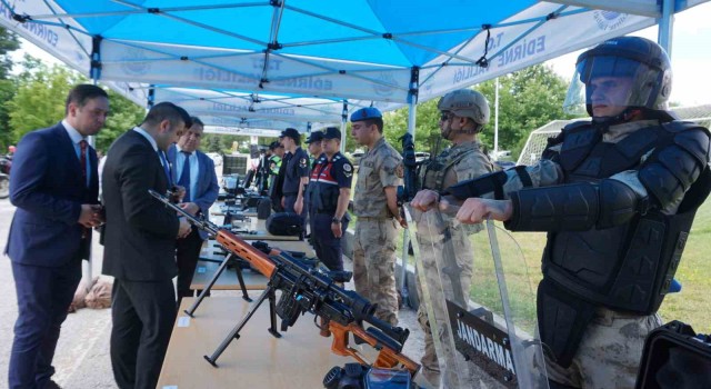 Edirnede jandarmanın silahları ve ekipmanları tanıtıldı