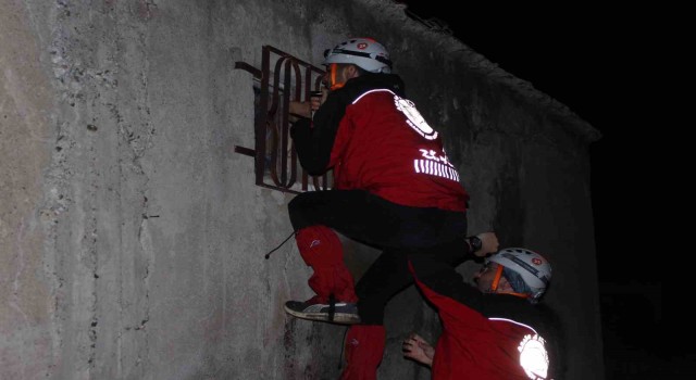 Ekmek almaya giden 8 yaşındaki Erenden 16 saattir haber alınamıyor