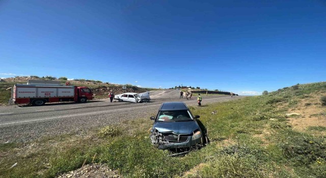 Elazığda iki ayrı trafik kazası: 9 yaralı