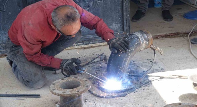 Ercişte yetersiz gelen su şebekesine takviye sondaj vuruldu