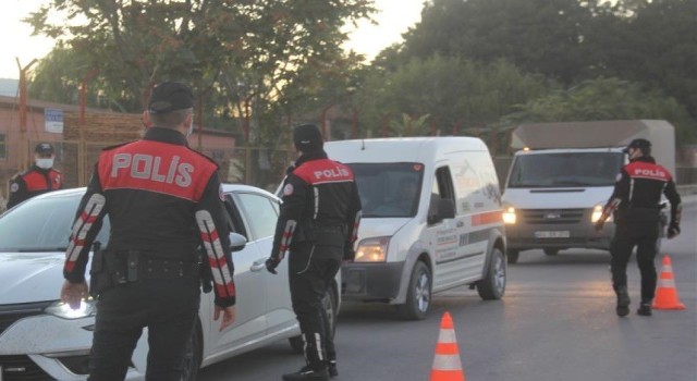 Erzincanda çeşitli suçlardan aranan 18 şüpheli yakalandı, 13 kişi gözaltına alındı