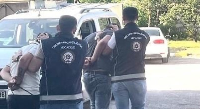 Erzincanda göçmen kaçakçısı 2 kişi tutuklandı