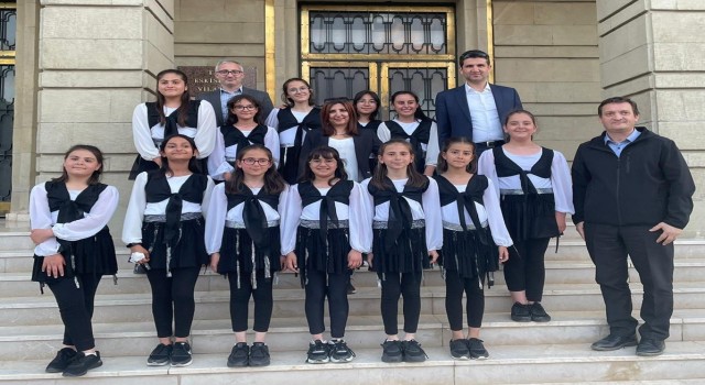 Eskişehir Ticaret Borsası Ortaokulu ,Geleneksel Halk Oyunları Şenliği yarışmasını 3. olarak tamamladı