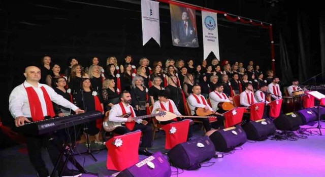 Fatsada kadın koro ekibinden halk müziği konseri