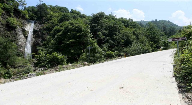 Geyvenin kırsalına 14 kilometre yeni beton yol