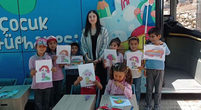 Gezici Kütüphane, çocuklara renkli anlar yaşattı