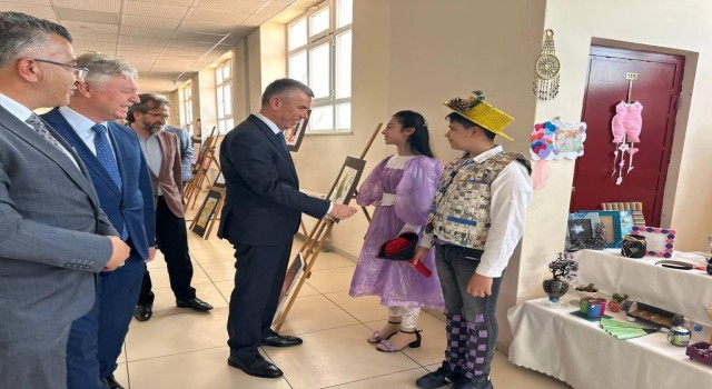 Görsel Sanatlar ve Teknoloji Tasarım Sergisi açıldı