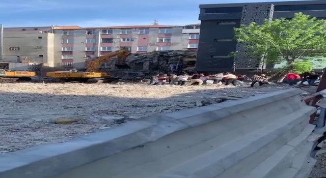 Güngörende yıkım sırasında yan bina zarar görünce arbede yaşandı