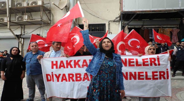 Hakkaride annelerin evlat nöbeti devam ediyor