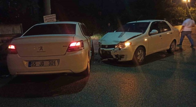 İki otomobil çarpıştı: 2 yaralı