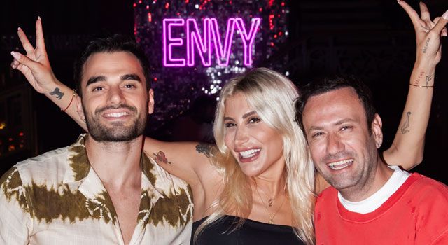 İrem Derici ve Sevgilisi Bodrum'da Dans Dolu Bir Gece Geçirdi