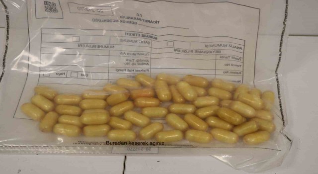 İstanbul Havalimanında kurye yolcunun midesinden 640 gram kokain çıktı