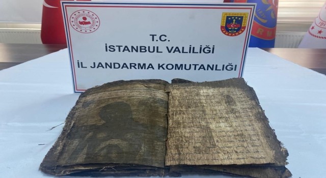 İstanbulda 1100 yıllık İncil ele geçirildi