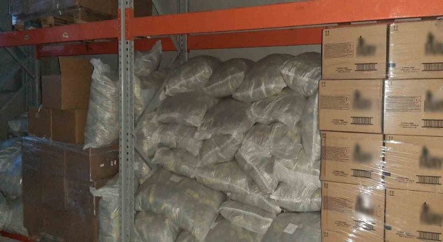 İstanbulda 15 ton taklit deterjan ele geçirildi