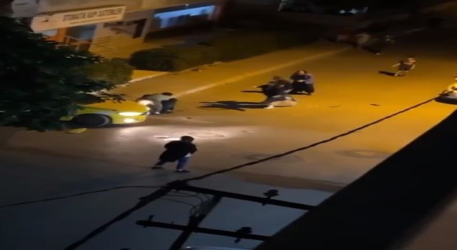 İstanbulda iki grup kadının saç saça baş başa kavgası kamerada