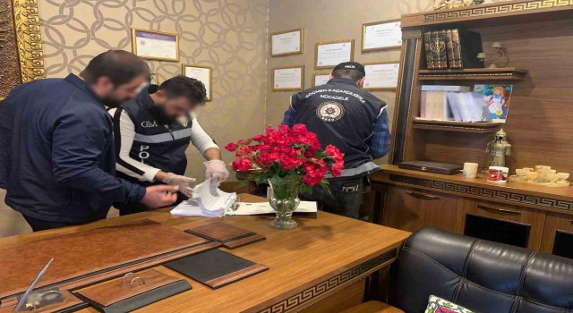 İstanbulda sahte belge operasyonu: Yabancılara sahte belgeyle izin düzenlediler