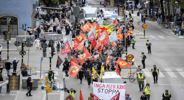 İsveçte terör örgütü destekçileri yeni terör yasasını protesto etti