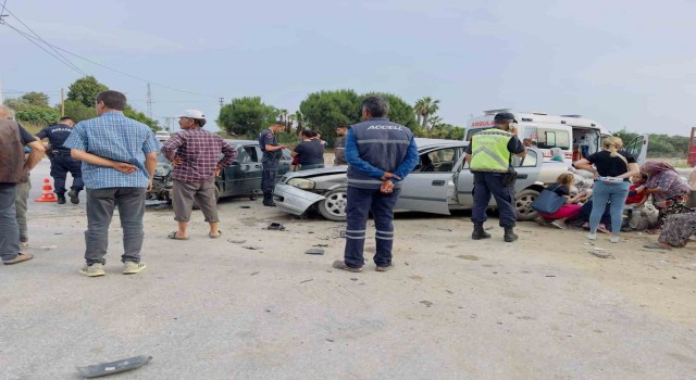 İzmirde iki ayrı feci kaza: 11 yaralı
