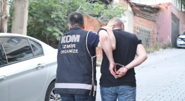 İzmirde mafya yapılanmasına Kukla Operasyonu: 28 gözaltı