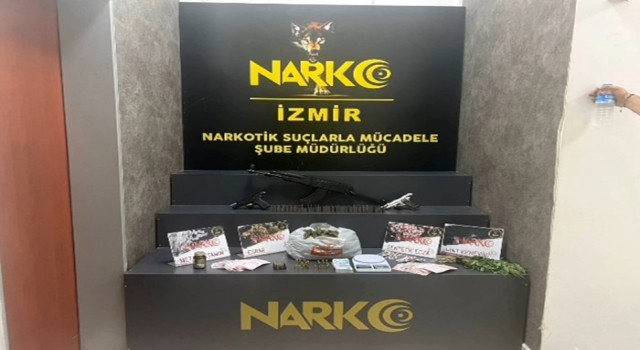 İzmirde zehir operasyonlarında yüklü miktarda uyuşturucu ele geçirildi