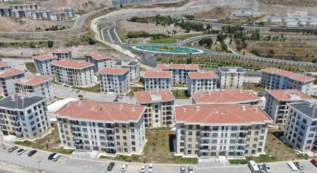 İzmirin deprem konutları tamamlanıyor