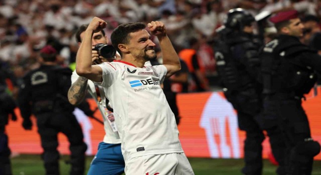 Jose Medilibar, Avrupada ilk kupasını Sevilla ile kazandı