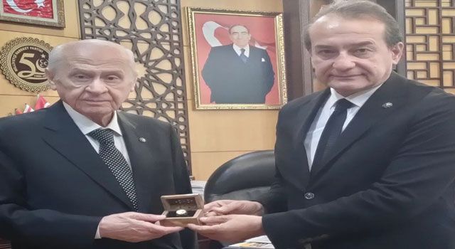 Kardaş, MHP Liderine yüzük hediye etti